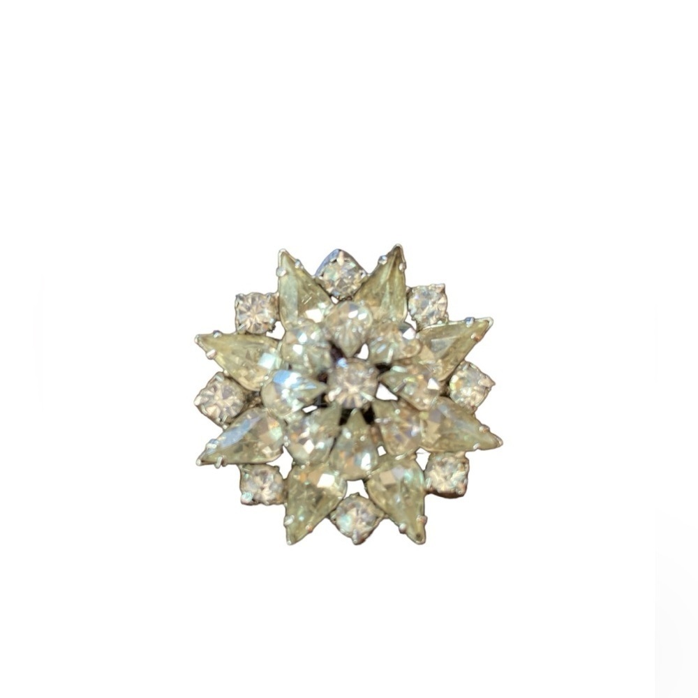 Brooch faux diamonds vintage lavish graceful piece. #12-30